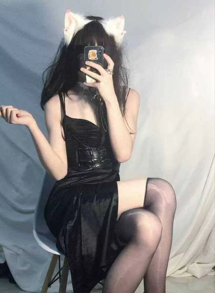 Photo 2 of Julia